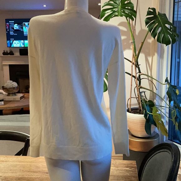 Nordstrom xs v neck pull over ivory nwot - Picture 4 of 7